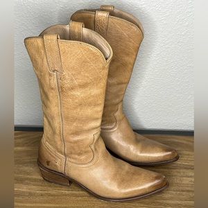 Woman’s Frye soft leather cowboy boots sz 7.5 B